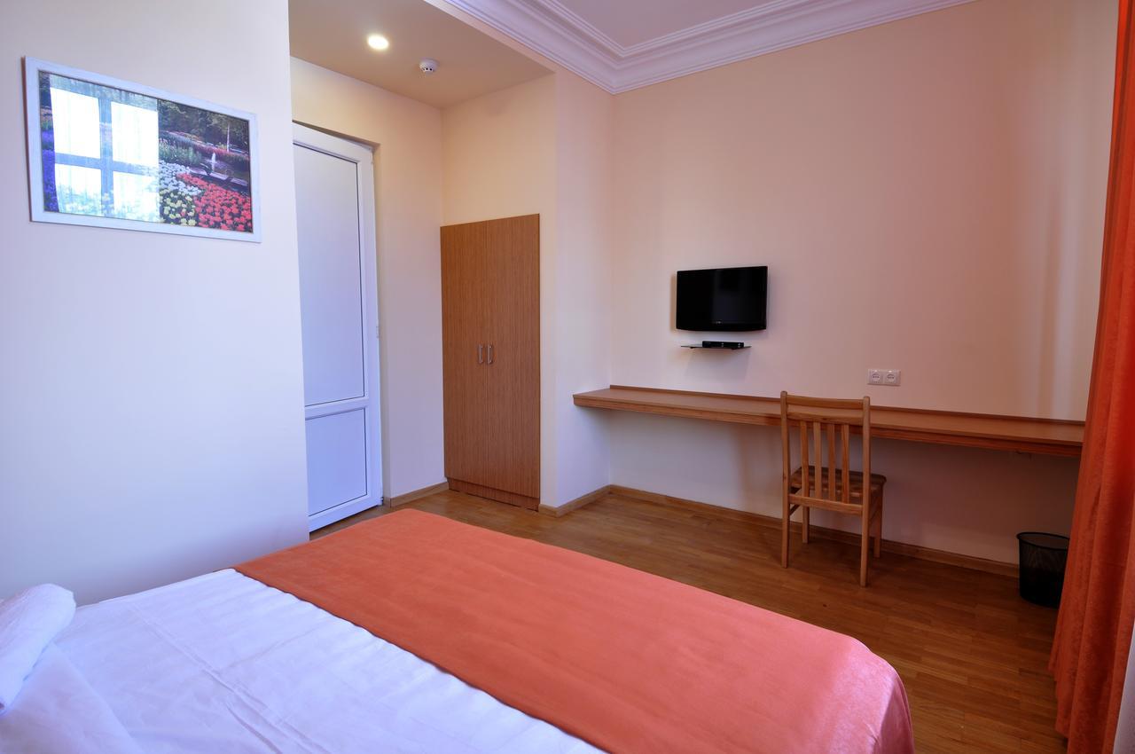 Albert House Hotel And Tours Jereván Kültér fotó