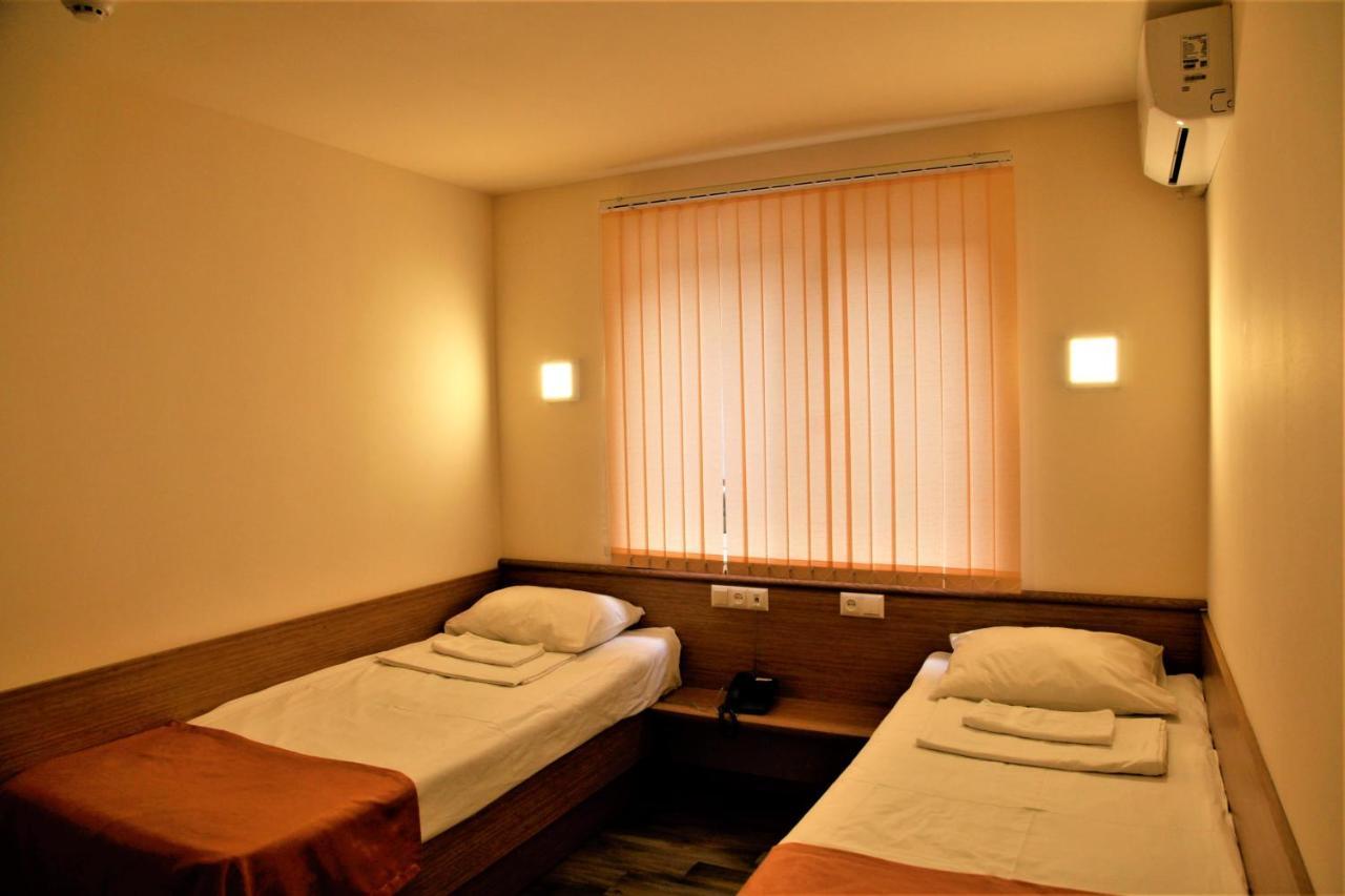 Albert House Hotel And Tours Jereván Kültér fotó