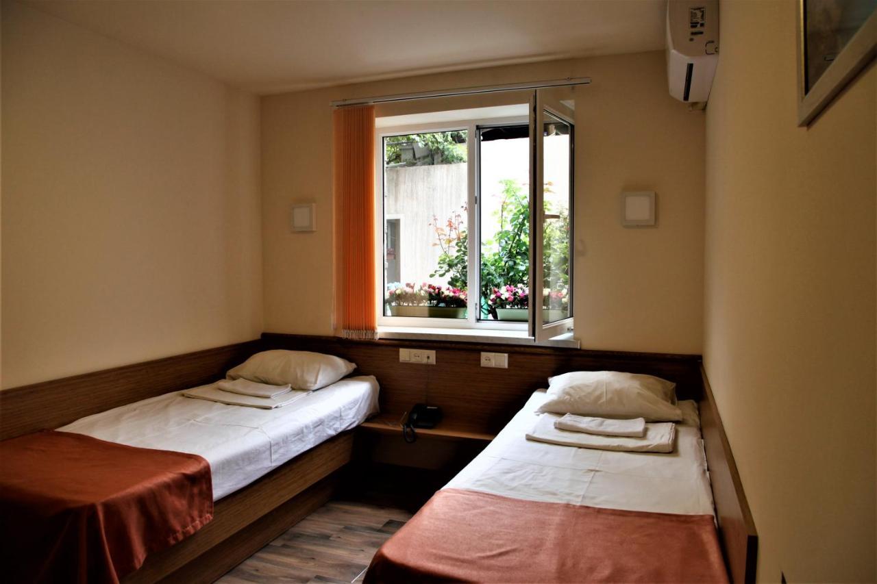 Albert House Hotel And Tours Jereván Kültér fotó