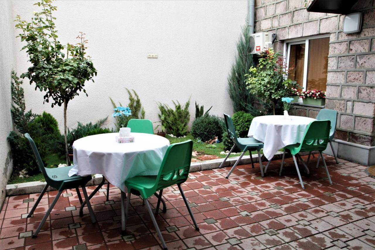 Albert House Hotel And Tours Jereván Kültér fotó